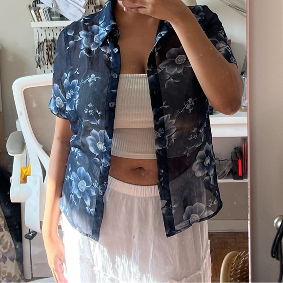 sheer floral dark navy blue short sleeve button up/ cover🌟 - Picture 9 of 10